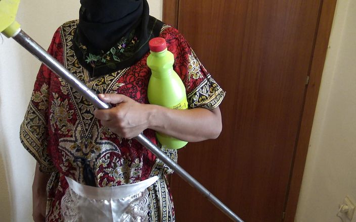 Souzan Halabi: Echte amateurmeid geeft reet likken aan haar baas