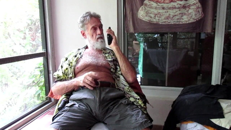 Mr hairy gardener: Phoneexpt1