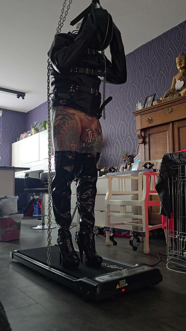 MiLadySaintLawrence: Gym Time for Hunny Slave