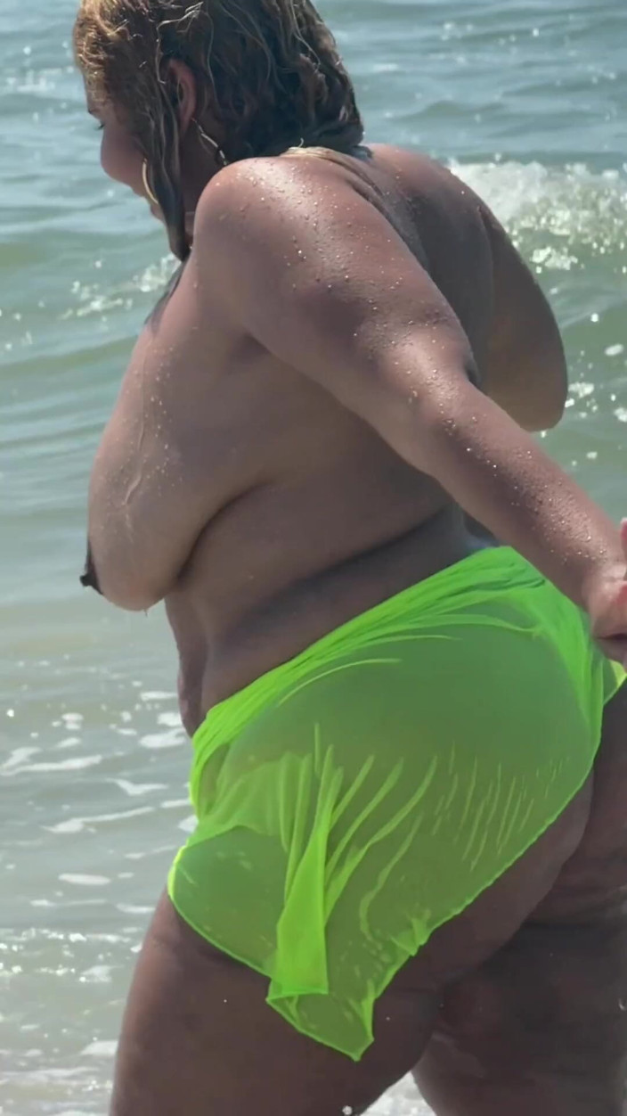 PutiLing: Natural Fat Ass - Thick Legs Tease - Big Tits Areolas - Thong -...