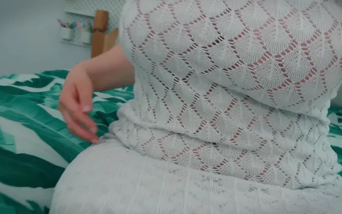 Mrs Wetslavs: Chubby Wife and Her Elegant Sex on the Bed in...
