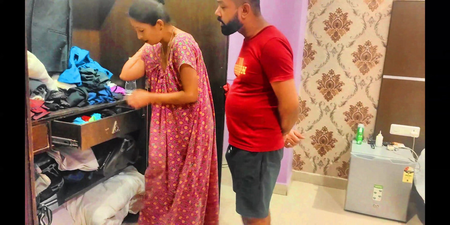 suchismitasarkar: Kamwali Bibi se pokusila o krádež a byla potrestána šukáním pronajímatelem.