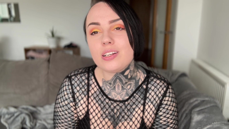 Miss Valentina: Valutazione di un grosso cazzo