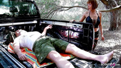 Full porn collection: Milf Mar Duran z dużymi cyckami rucha nieznajomego na zewnątrz...