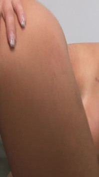 Scéna 2_lesbian trojce v prádle, šukání nadržených catsbabes se svým připínákem