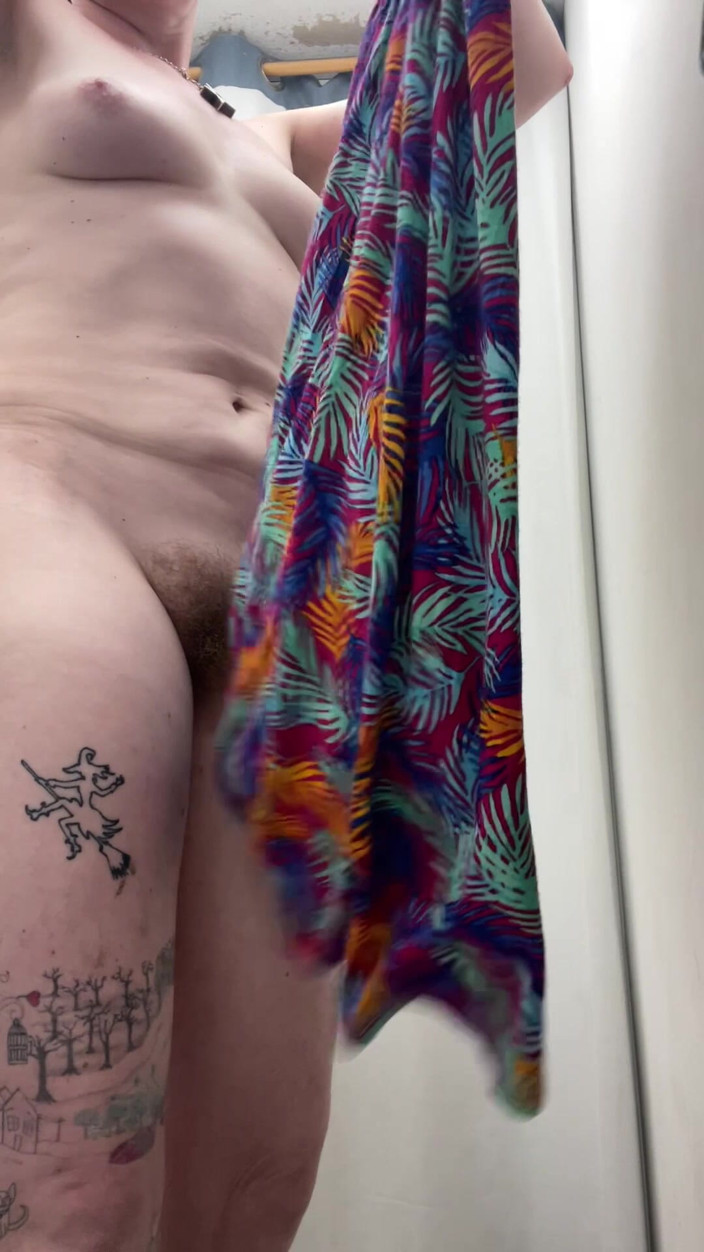 MistressWriggler: Striptis Di Kedai Kerana Saya Berbogel Untuk Mencuba Pakaian Dan...