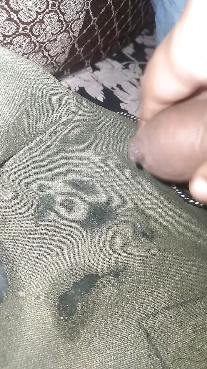 Hottypussy18: 我的精液和我的小便