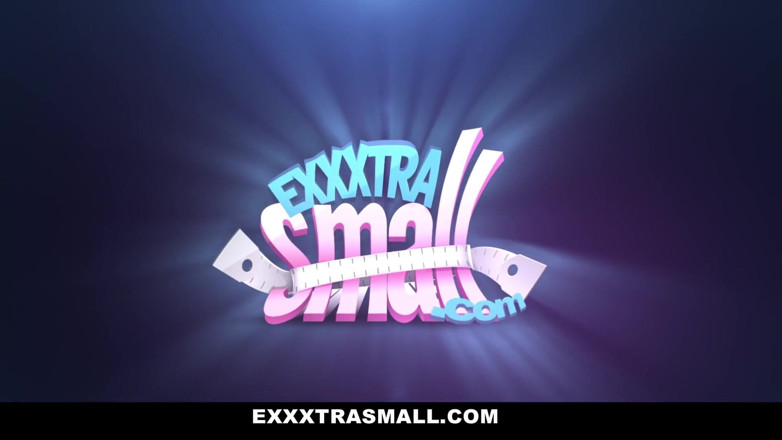 Exxxtra Small: Маленькая белая девушка принимает хардкорную долбежку