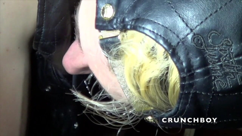 BAREBACK AND CREAMPIE CLUB: Twink dikongkek tanpa kondom oleh twink dalam sling