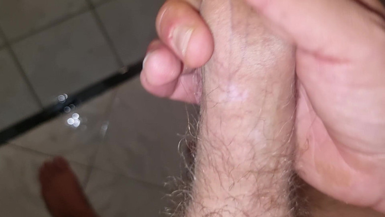 Alexander Audran: シャワー中の友人 1 私のチンコは我慢できず - 親友のために喘ぎ声と手コキ