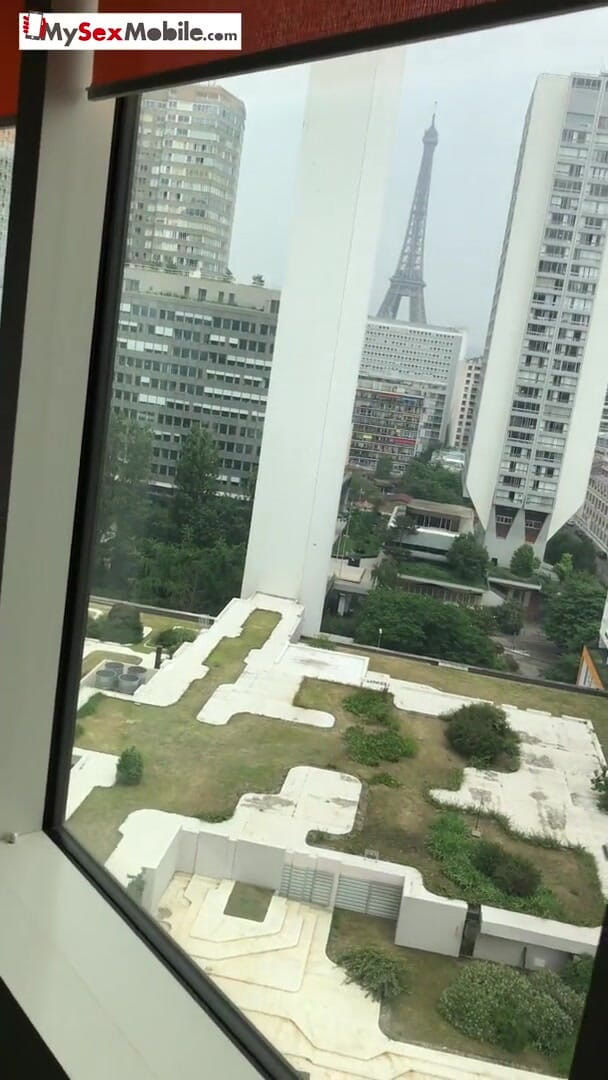 MySexMobile: Pelancong miang Sienna Day dipikat di jalan-jalan di Paris untuk...
