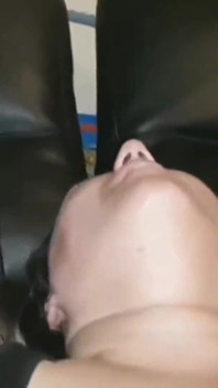 Hintli iri güzel kadın inanılmaz fışkırtarak orgazm oluyor