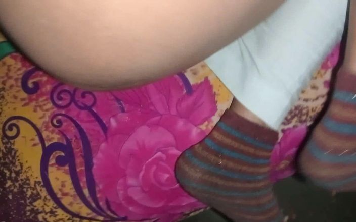 Pooja Sexy: Dò una bella scopata alla mia ricca sorellastra latina finche...