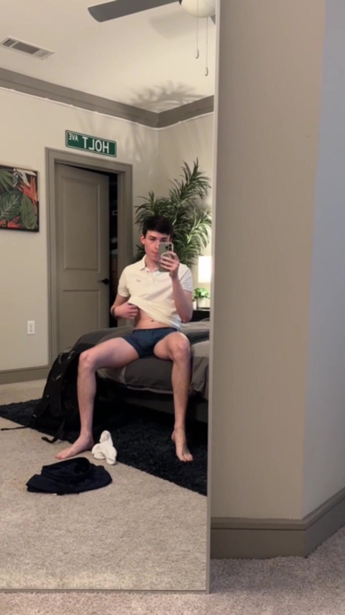 The Show Studio: Masturbazione dopo la palestra