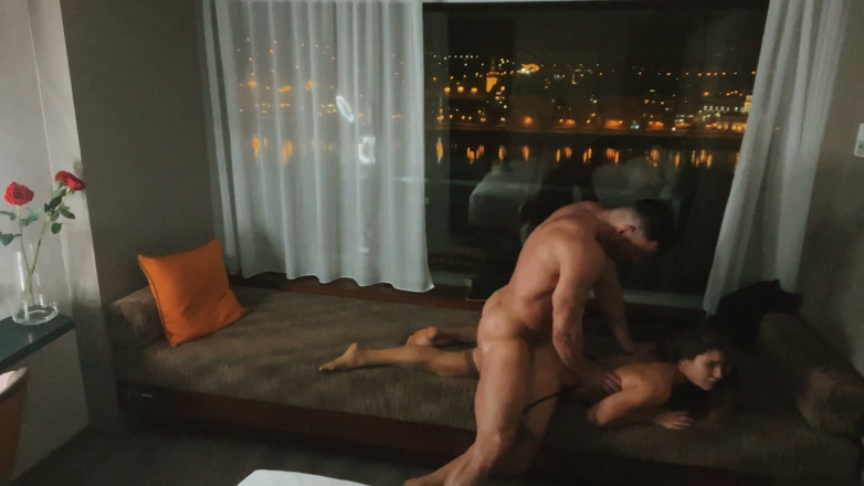 Mary Rock: Porno yıldızıyla eğleniyor