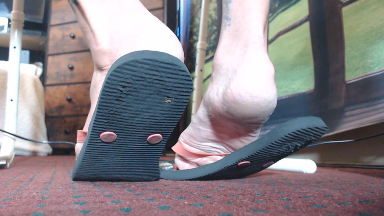 Abby Anna: Flipflops da đen rất mòn