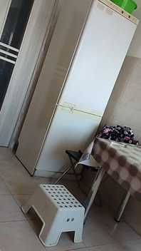 Sexy Mutter Macht Frühstück, Behaarte Muschi, Dicke Titten