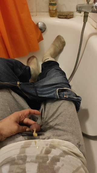 SmokedAlloy2: Špinavé prasečí kladivo na to, čůrání a ponožky na záchod