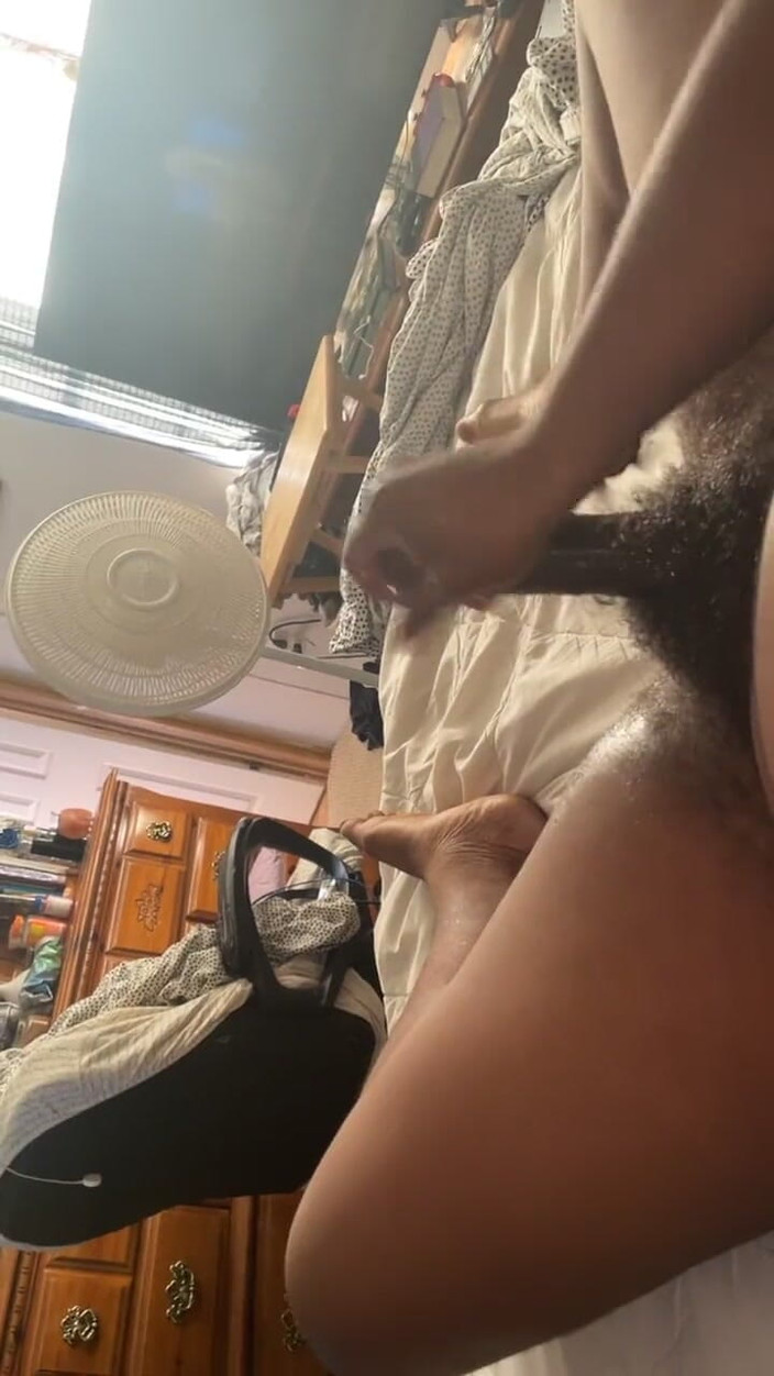 Rex Bitchington Blade: Zakar hitam berbulu