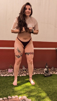在我的花园里挠痒痒