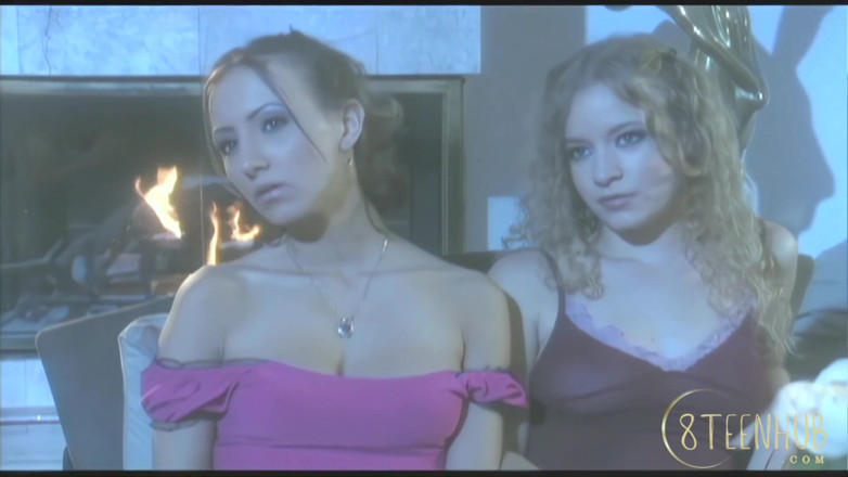 8TeenHub: 8teenhub - Tiffany Holiday aur gwen jade drim veshyaen hain