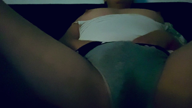 Alyanka_1: Abendmasturbation Mit Einem Ende