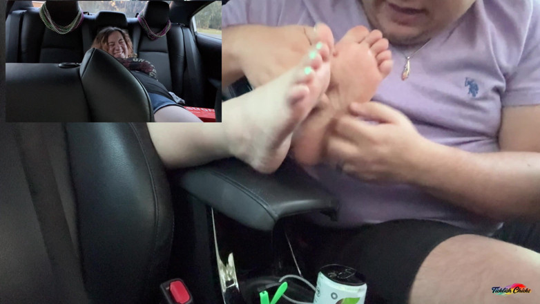 Ticklish Chicks: Snyft: Хізер лоскотала