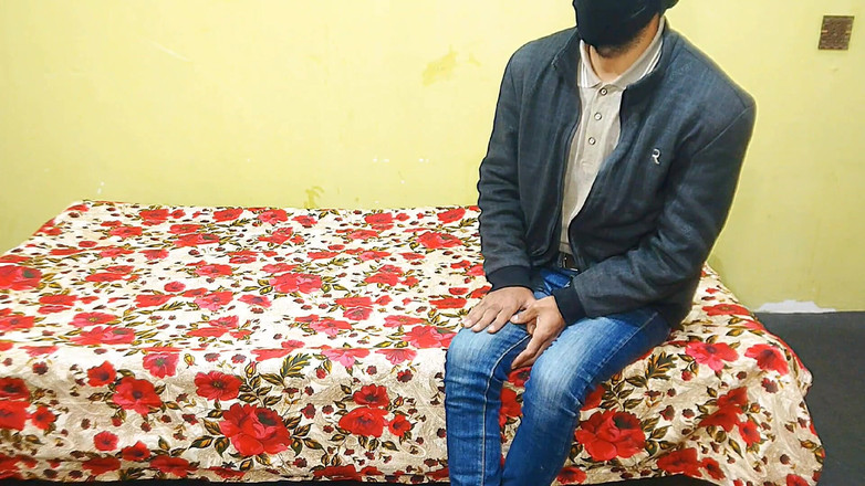 Pakistani CoupleX: Pakistańska milf ostro zerżnięta przez przyjaciela męża