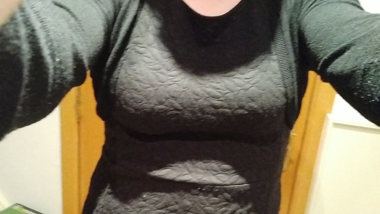 Joslin: Khoe quần áo &amp; thắt lưng