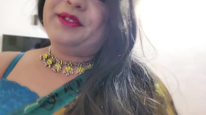 Indiansissychubby: Ik in Gree deel 1 Love Green Saree boek je show...