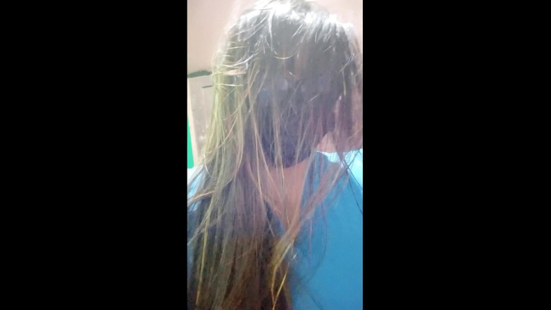 Martin13: 独家！！热辣的护士在办公室里自慰，这个荡妇是独一无二的