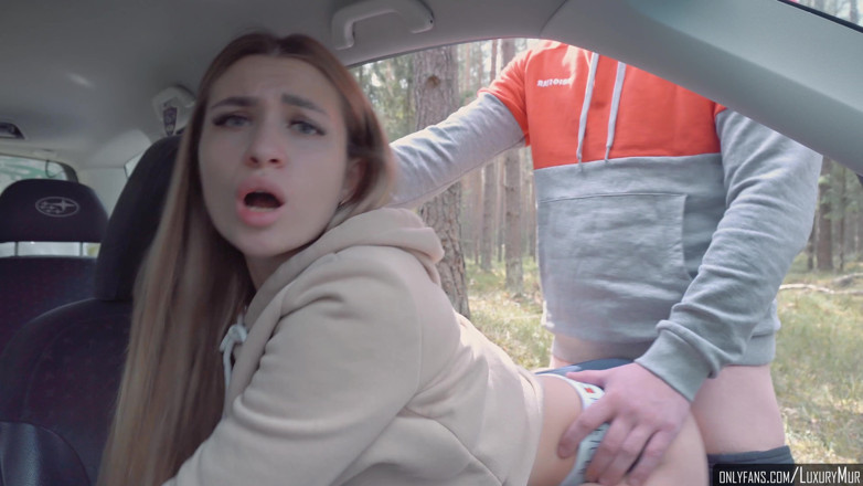 LuxuryMur: Fucking My Stepmom in Front of College - Luxurymur