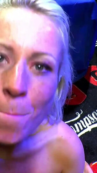 Blonďatá Němka ráda šuká tvrdý gangbang Licky Lex