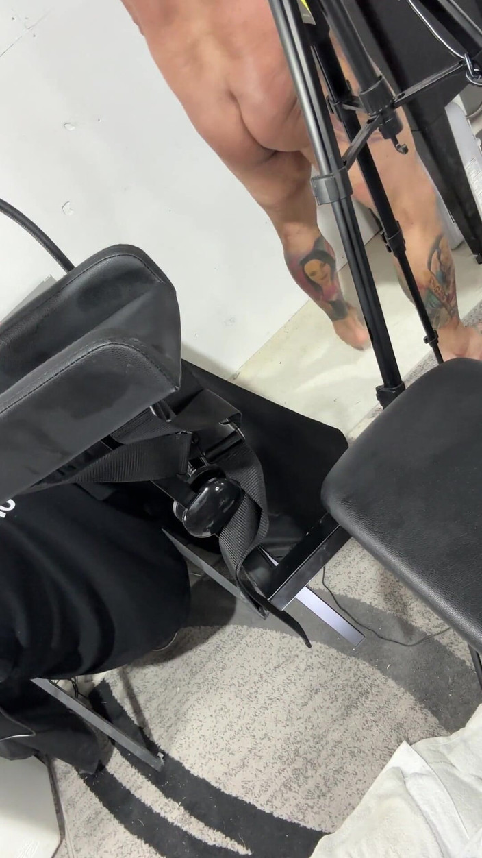 There is no safeword: Gode ceinture - jour de pegging quotidien 81 - éjaculation avec ton cul ou...