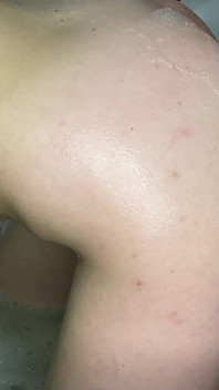 Trinh nữ làm tình nhẹ nhàng trong phòng tắm kiểu chó