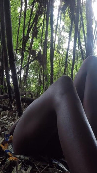 Kami pergi untuk berhubungan seks di hutan, sulit untuk menemukan tempat yang bagus (bagian 4)