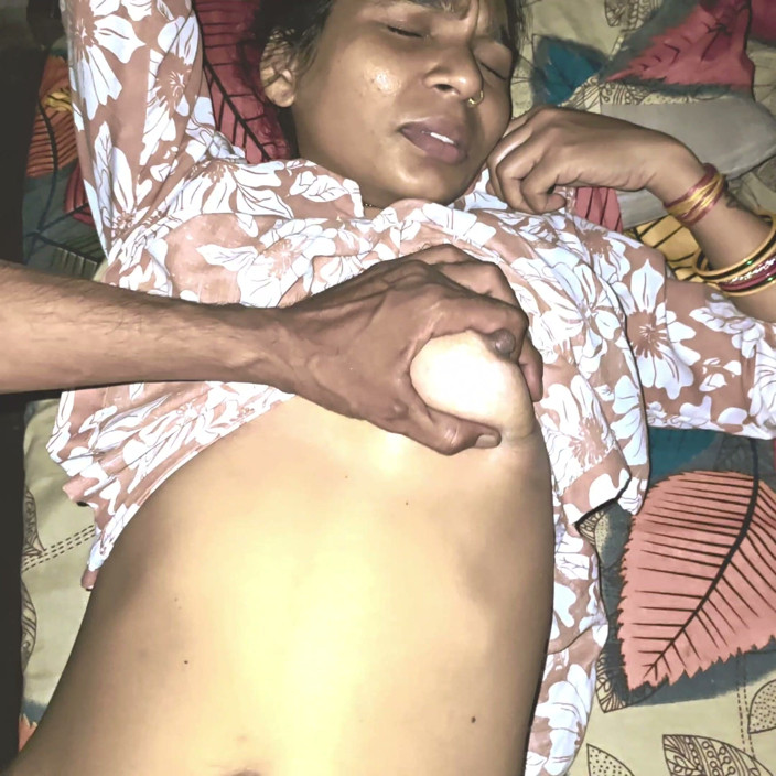 Kavend91: Kontol panjangku membengkak dan menjadi keras. Melihat memeknya yang indah,...