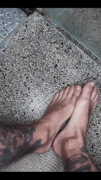 Untuk semua pecinta kaki di sana