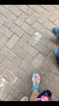 KiffaFeet: Dzień dobry z moimi seksownymi nogami i niebieskimi sandałami