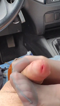 Nylon Jeans Footjob Im Auto