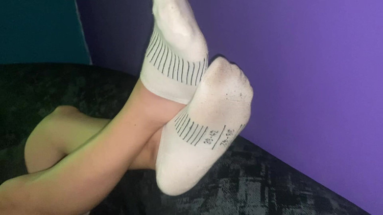 Mr Feet Colombia: Ești sub mine, acolo unde îți este locul, la picioarele mele.