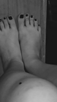 Sexy Toes Shining for Stepdaddy