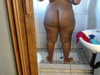 Big black clapping booties: 샤워 중 내 웅장한 엉덩이에 잭 오프, 에피소드 0001
