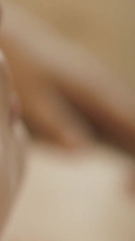 Erika Lust - lecție de călărie lesbiană