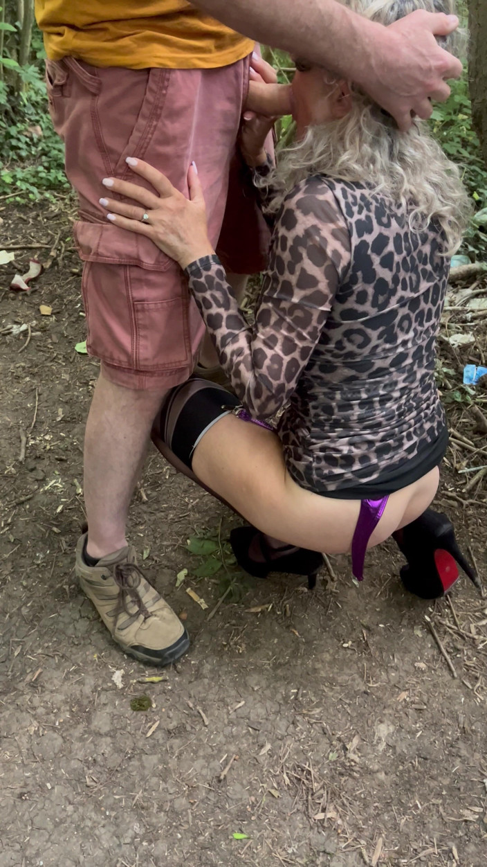 Mature milf: Публичный секс с женой на улице