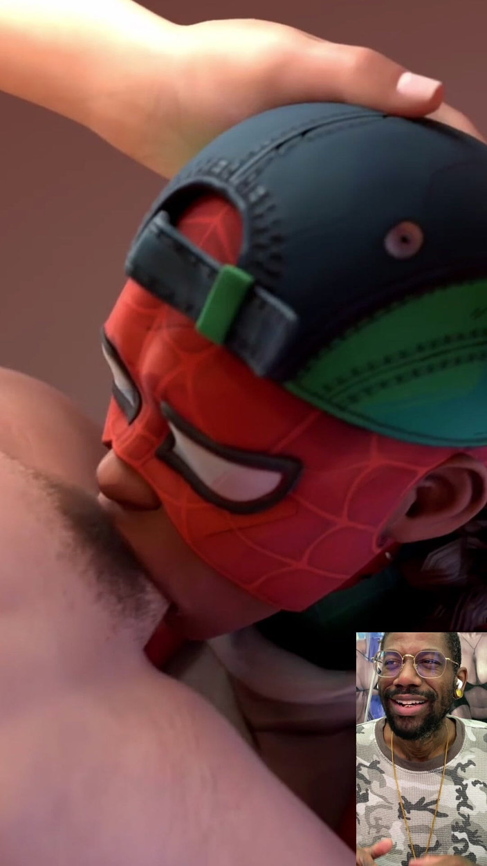 Good news media: Ebony Spider-Man jalang deepthroating zakar tebal spooder-lelaki dengan pantat keras