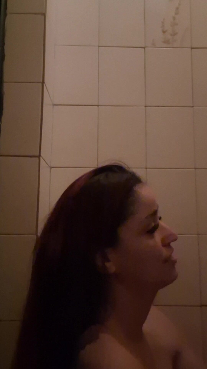 FannySquirting: Дружина Йде З Роботи І Проводить У Порнотеатрі, Смокче І Приймаючи Оргазм Від Незнайомців!