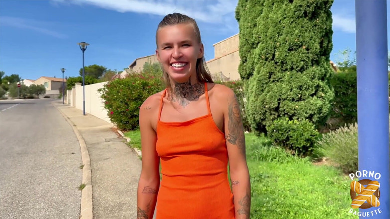 Porno Baguette: Mélanie, Beautiful Blonde, Wants to Get Fucked Really Hard