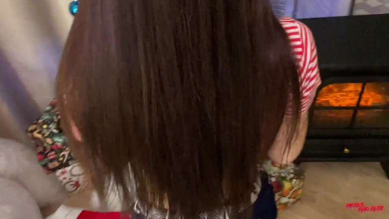 NicoleAndAlex: Ho scopato la mia sorellastra mentre decorare il tavolo di...