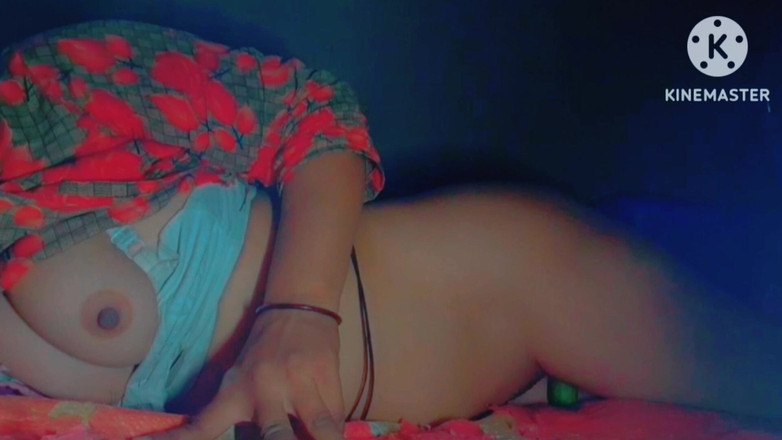 TricolorMusic3: ホットで美しいセクシーなデシ系アジア系ホットネスの大学生MMS動画、キュウリが熱い膣の中に入り、青春の炎を鎮める